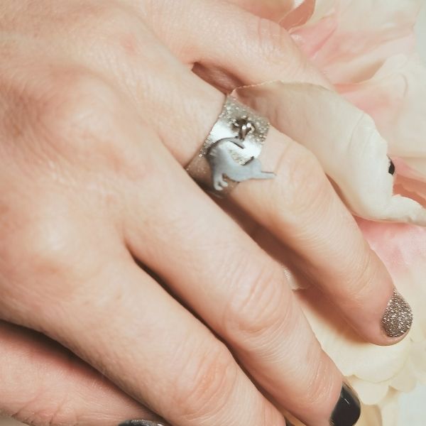 bague pampille chat qui s'étire