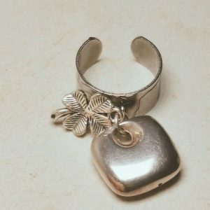 bague acier réglable breloque trèfle et carrée argenté